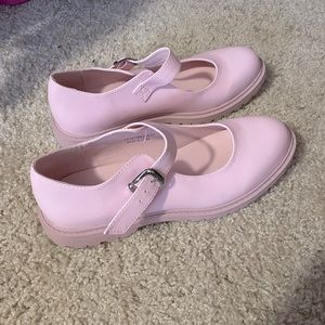 hot topic mary jane shoes